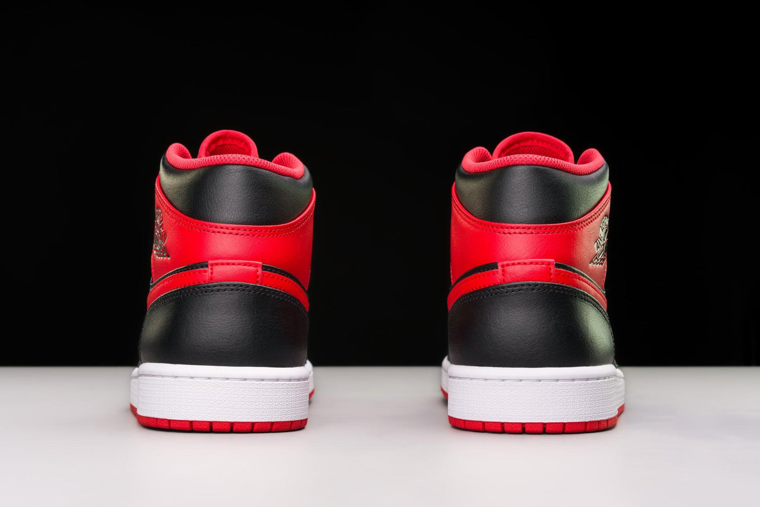 The lateral side of the jordan PAIRS Brand offre une 4 Howard University PE à Anthony Anderson Retro EXT Lite Alternate Bred (2022) - Urlfreeze Shop