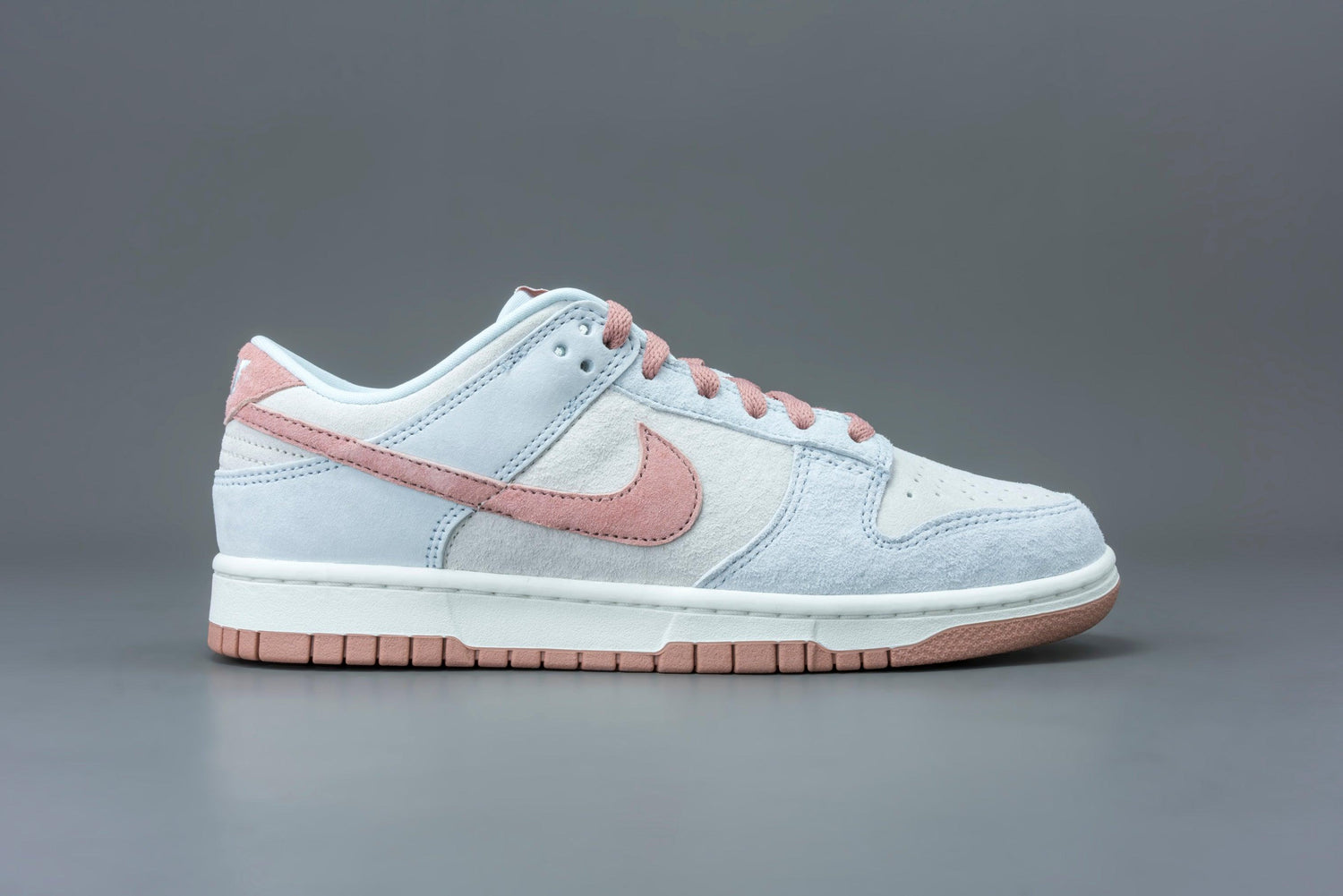 nike dunk low fossil rose lo10m 2 1500x