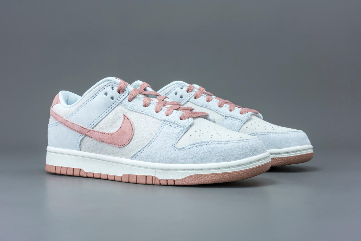 nike dunk low fossil rose lo10m 4 1500x