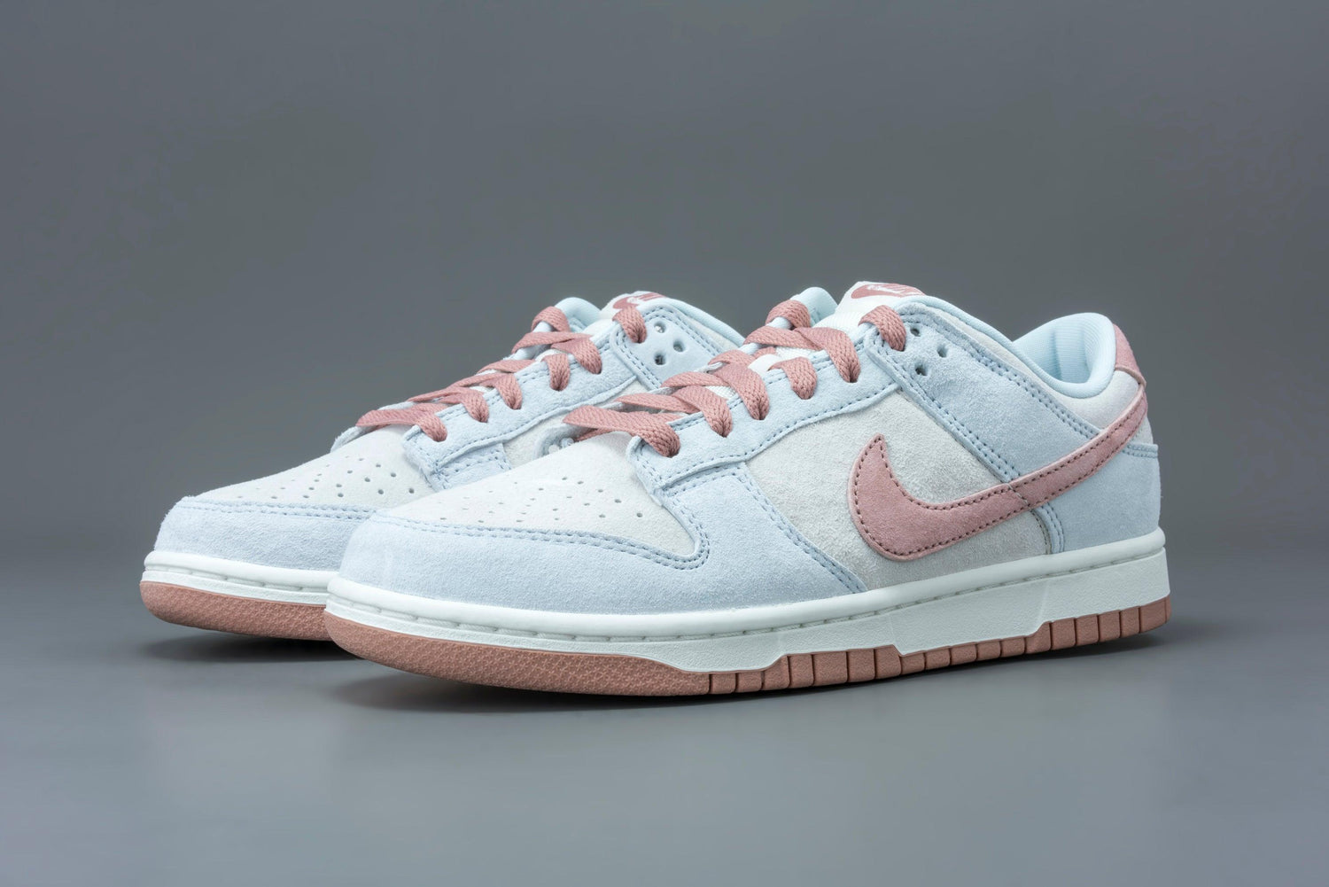 nike dunk low fossil rose lo10m 5 1500x