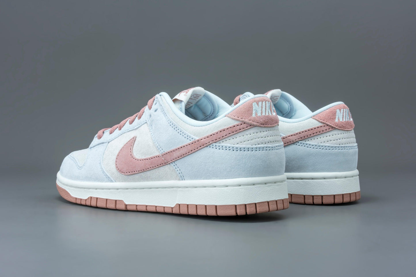 nike dunk low fossil rose lo10m 8 1445x